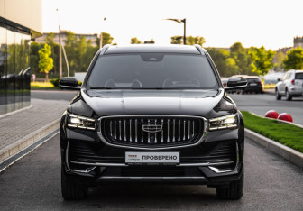 Подержанный автомобиль Geely Monjaro 2022 года (4 фото)