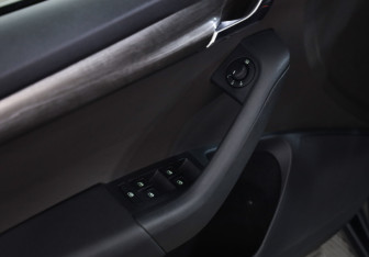 Подержанный автомобиль Skoda Octavia Wagon 2017 года (19 фото)