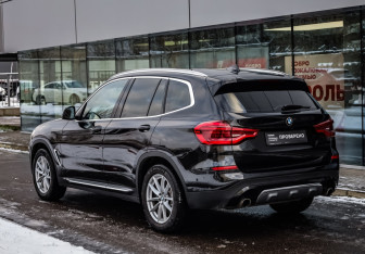 Подержанный автомобиль BMW X3 2020 года (7 фото)