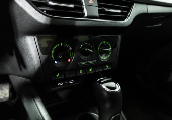 Подержанный автомобиль Skoda Rapid Liftback 2021 года (17 фото)