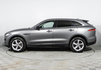 Подержанный автомобиль Jaguar F-Pace 2018 года (8 фото)