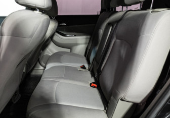 Подержанный автомобиль Chevrolet Orlando 2012 года (10 фото)