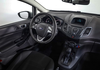 Подержанный автомобиль Ford Fiesta Sedan 2016 года (8 фото)