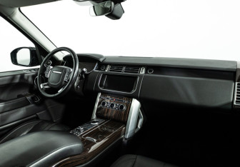 Подержанный автомобиль Land Rover Range Rover 2017 года (9 фото)