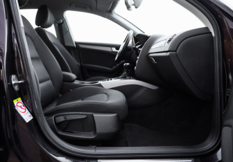 Подержанный автомобиль Audi A4 Sedan 2013 года (21 фото)