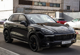 Подержанный автомобиль Porsche Cayenne 2015 года (4 фото)