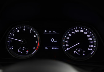 Подержанный автомобиль Hyundai Sonata 2023 года (11 фото)