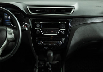 Подержанный автомобиль Nissan X-Trail 2017 года (14 фото)