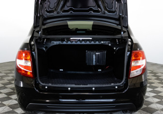 Подержанный автомобиль LADA (ВАЗ) Granta Sedan 2021 года (19 фото)