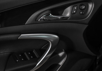 Подержанный автомобиль Opel Insignia Liftback 2013 года (10 фото)