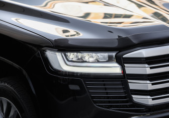 Подержанный автомобиль Toyota Land Cruiser Suv 2022 года (11 фото)