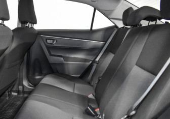 Подержанный автомобиль Toyota Corolla Sedan 2015 года (13 фото)