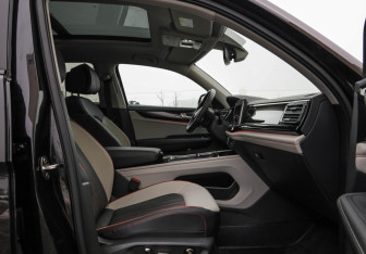 Подержанный автомобиль Volkswagen Teramont 2024 года (31 фото)