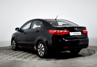 Подержанный автомобиль Kia Rio Sedan 2012 года (7 фото)