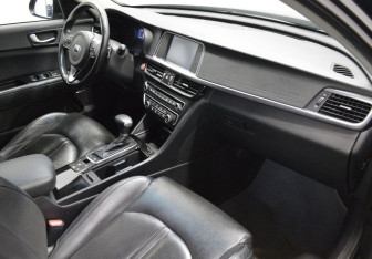 Подержанный автомобиль Kia Optima Sedan 2017 года (12 фото)