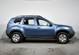 Подержанный автомобиль Renault Duster 2014 года (4 фото)