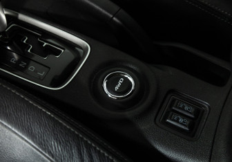 Подержанный автомобиль Mitsubishi Outlander 2014 года (18 фото)