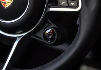 Подержанный автомобиль Porsche Cayenne 2022 года (14 фото)