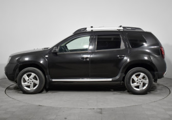 Подержанный автомобиль Renault Duster 2018 года (8 фото)