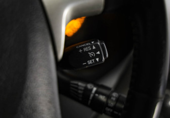 Подержанный автомобиль Toyota Auris Hatchback 2007 года (17 фото)