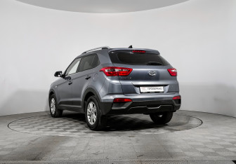 Подержанный автомобиль Hyundai Creta 2019 года (7 фото)