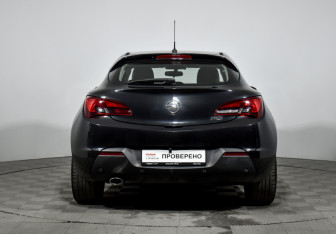 Подержанный автомобиль Opel Astra Hatchback 2012 года (6 фото)