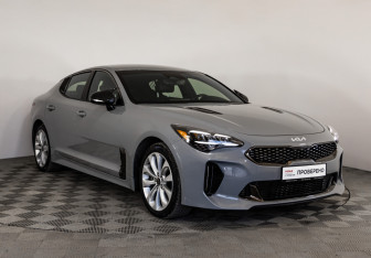 Подержанный автомобиль Kia Stinger 2021 года (3 фото)