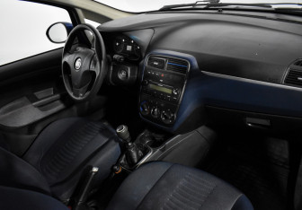 Подержанный автомобиль Fiat Punto Hatchback 2008 года (12 фото)