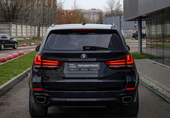 Подержанный автомобиль BMW X5 2017 года (6 фото)
