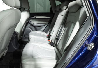 Подержанный автомобиль Audi Q5 2015 года (10 фото)