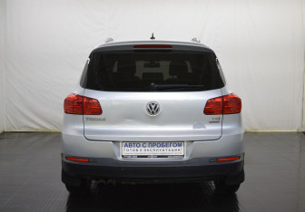 Подержанный автомобиль Volkswagen Tiguan 2013 года (6 фото)