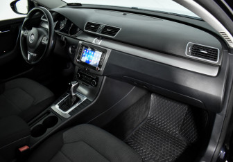 Подержанный автомобиль Volkswagen Passat Sedan 2011 года (13 фото)