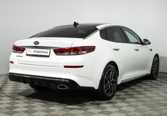 Подержанный автомобиль Kia Optima Sedan 2018 года (5 фото)