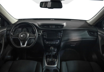 Подержанный автомобиль Nissan X-Trail 2021 года (9 фото)