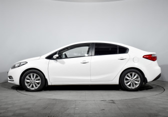 Подержанный автомобиль Kia Cerato Sedan 2013 года (8 фото)