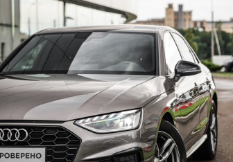 Подержанный автомобиль Audi A4 Sedan 2021 года (2 фото)