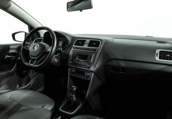 Подержанный автомобиль Volkswagen Polo Sedan 2016 года (9 фото)
