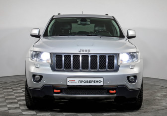 Подержанный автомобиль Jeep Grand Cherokee 2012 года (2 фото)