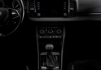 Подержанный автомобиль Skoda Karoq 2021 года (14 фото)