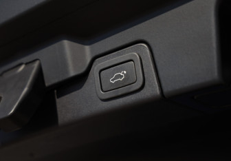 Подержанный автомобиль Land Rover Range Rover Evoque 2018 года (31 фото)