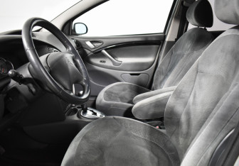 Подержанный автомобиль Citroen C5 Liftback 2006 года (10 фото)