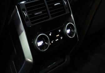 Подержанный автомобиль Land Rover Range Rover Sport 2020 года (28 фото)