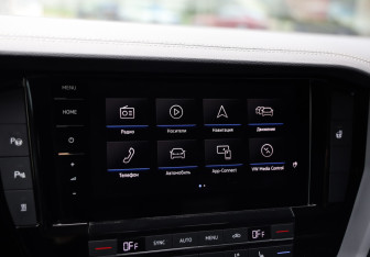 Подержанный автомобиль Volkswagen Touareg 2018 года (15 фото)