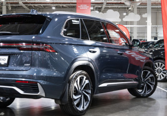 Подержанный автомобиль Geely Monjaro 2023 года (8 фото)