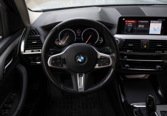 Подержанный автомобиль BMW X3 2019 года (8 фото)