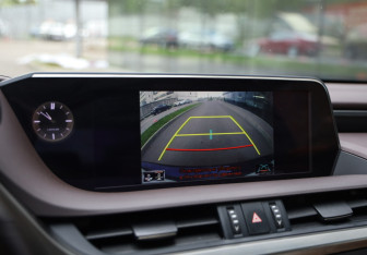 Подержанный автомобиль Lexus ES 2021 года (17 фото)