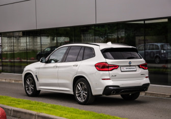 Подержанный автомобиль BMW X3 2020 года (8 фото)