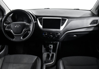 Подержанный автомобиль Hyundai Solaris Sedan 2017 года (14 фото)