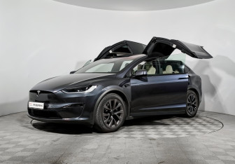 Подержанный автомобиль Tesla Model X 2023 года (10 фото)