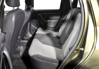 Подержанный автомобиль Renault Duster 2015 года (11 фото)